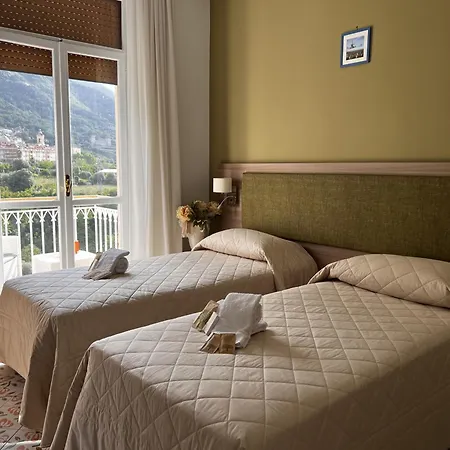 Alojamento de Acomodação e Pequeno-almoço Oasi Cuore Castellammare di Stabia